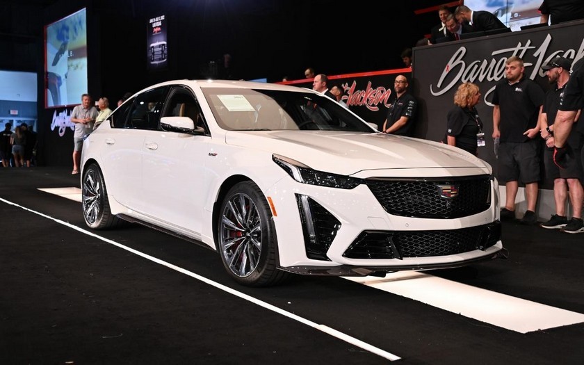 Cadillac lance l'édition spéciale du 120e anniversaire de la CT5-V Blackwing