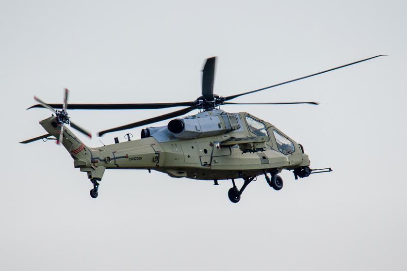Italien hat einen neuen Kampfhubschrauber AW249 mit Spike- und Stinger-Raketen getestet