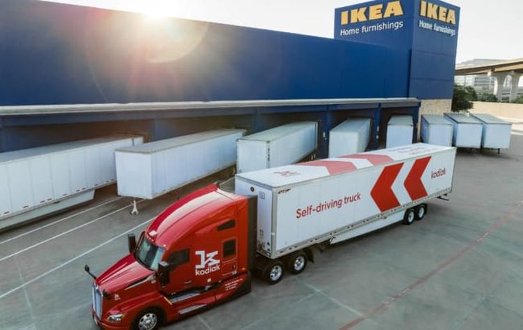 IKEA beginnt mit der Auslieferung von Waren mit selbstfahrenden Kodiak Robotics Trucks in Texas