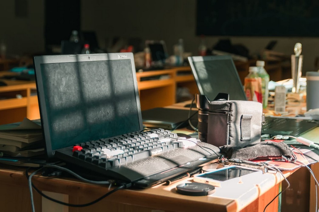 L'aggiornamento KB5011563 per Windows 11 include la filigrana Requisiti di sistema non soddisfatti