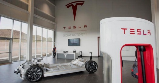 Elon Musk는 인도가 전기 자동차 수입을 더 저렴하게 만들면 인도에 Tesla 공장을 건설할 준비가 되어 있습니다.