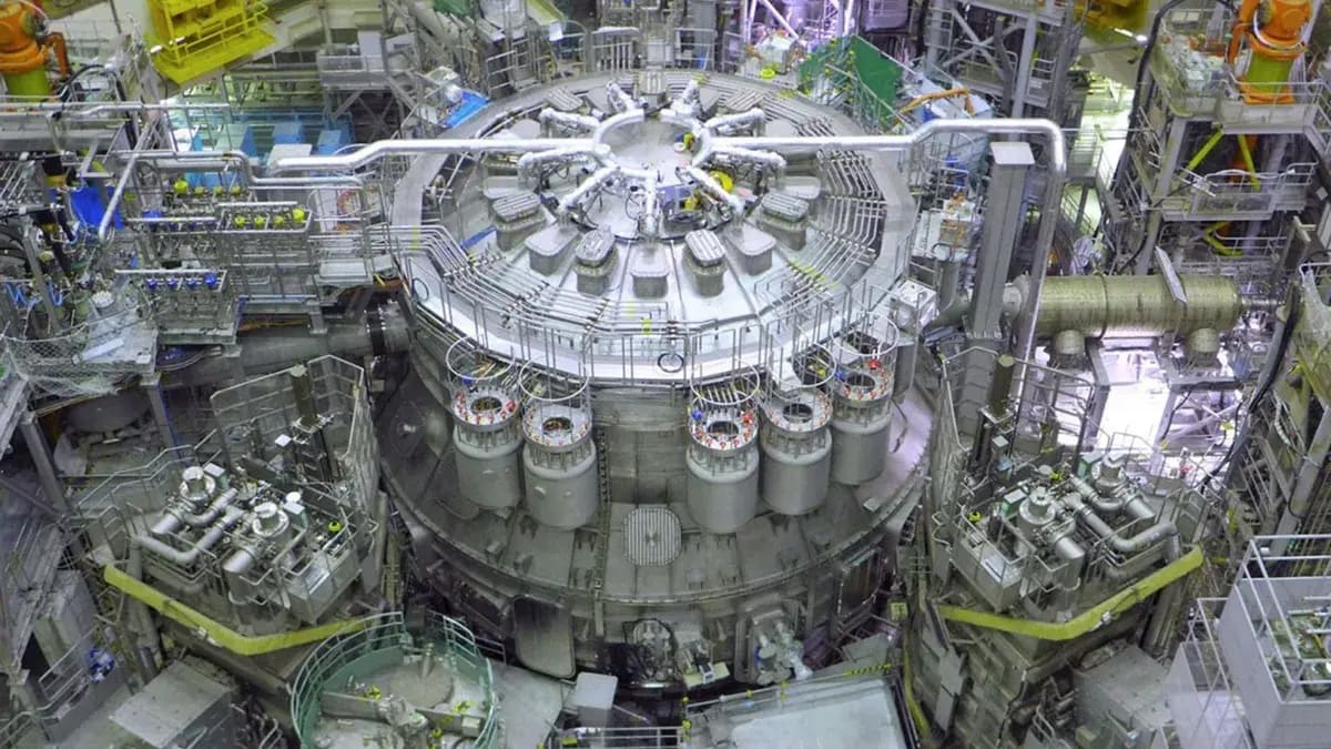 日本で世界最大の核融合炉が成功裏に稼働