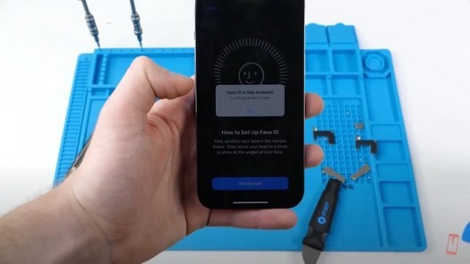 Substituir a tela do iPhone 13 por uma tela não original resultará na perda do ID Facial