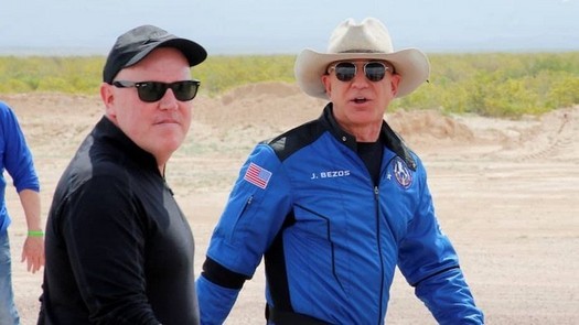 Blue Origin fa causa alla NASA per un contratto con SpaceX
