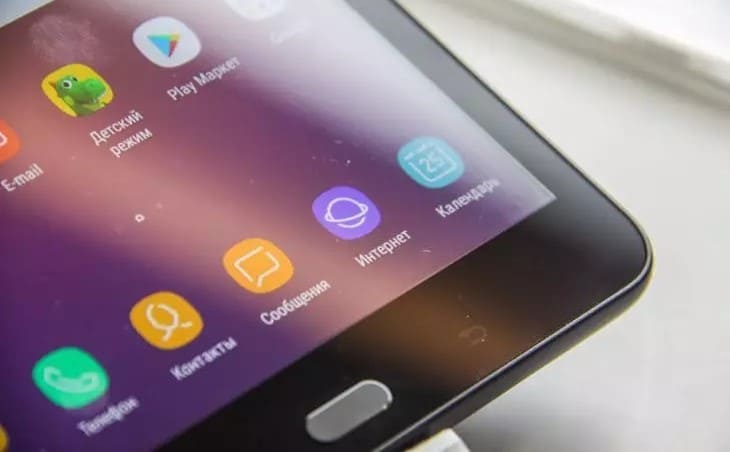 É prejudicial para um smartphone mantê-lo carregando a noite toda?