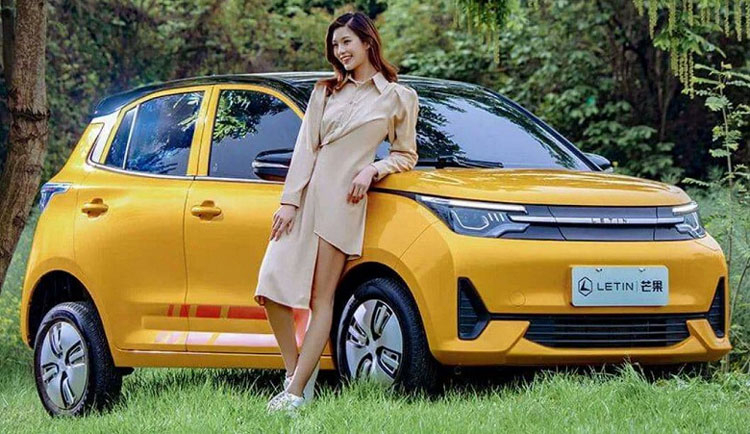 La Cina svela un'auto elettrica da 5.900 dollari