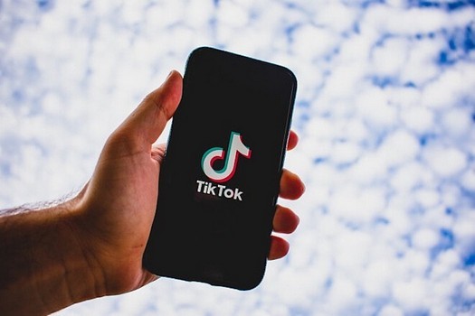 TikTok cambia la voce in sintesi vocale in seguito alla causa dell'attrice vocale