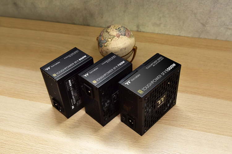 Thermaltake aggiorna gli alimentatori Toughpower SFX a 1000 W e supporta gli standard ATX 3.0 e PCIe 5.0