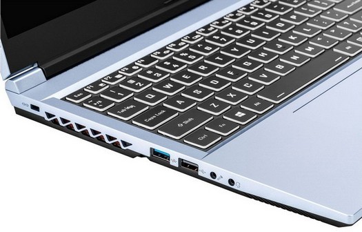 Colorful a sorti son premier ordinateur portable - il a reçu un processeur graphique Core i7 et GeForce RTX 3060 à huit cœurs