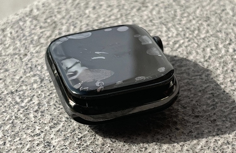 Series 7スマートウォッチが爆発したのを見る