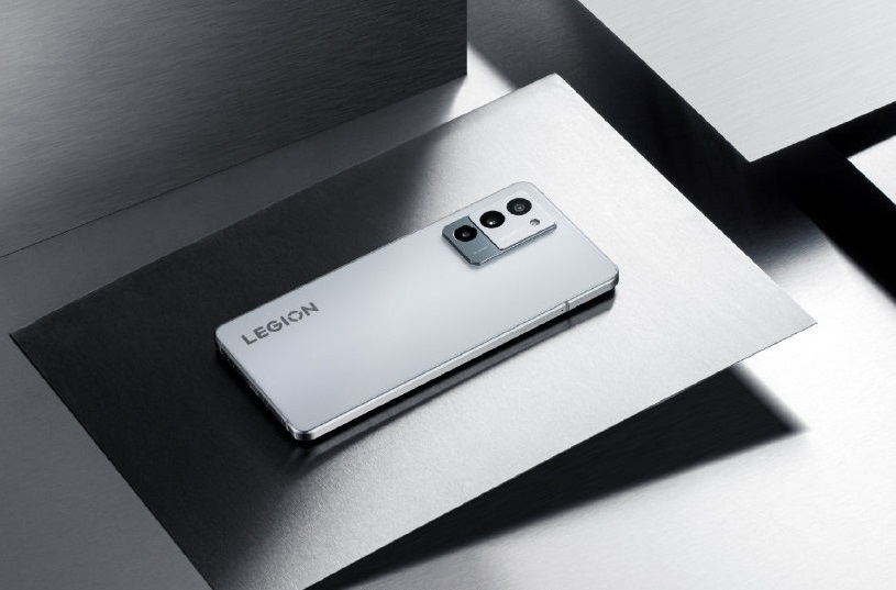 Design Lenovo Legion Y70 dimostrato dal produttore