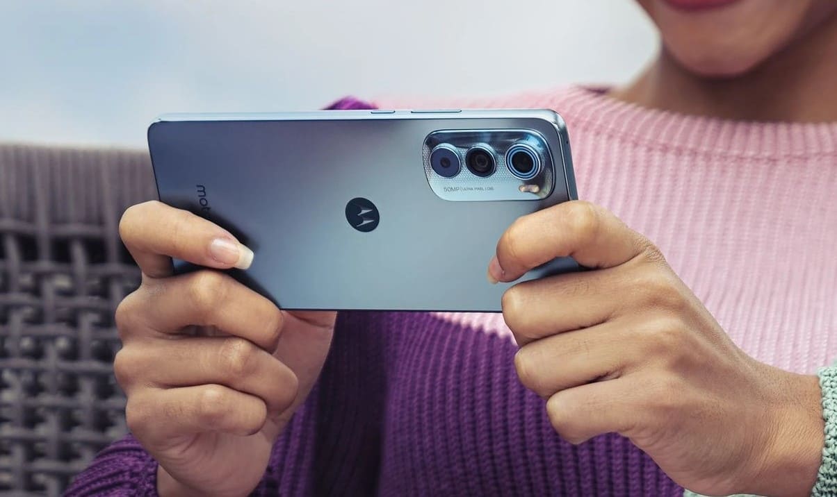 Motorola atualizará 20 modelos de smartphones para o Android 13