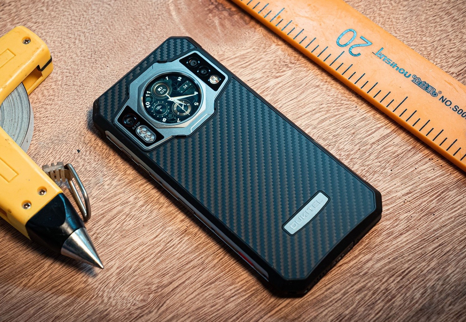 Oukitel bringt das stoßfeste Dual-Display-Smartphone WP21 auf den Markt