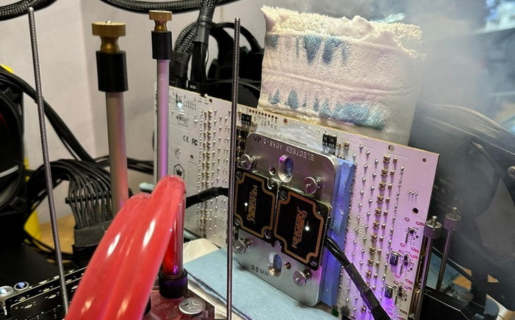 GPU GeForce RTX 4090 は 3705 MHz にオーバークロックし、いくつかの記録を打ち立てました