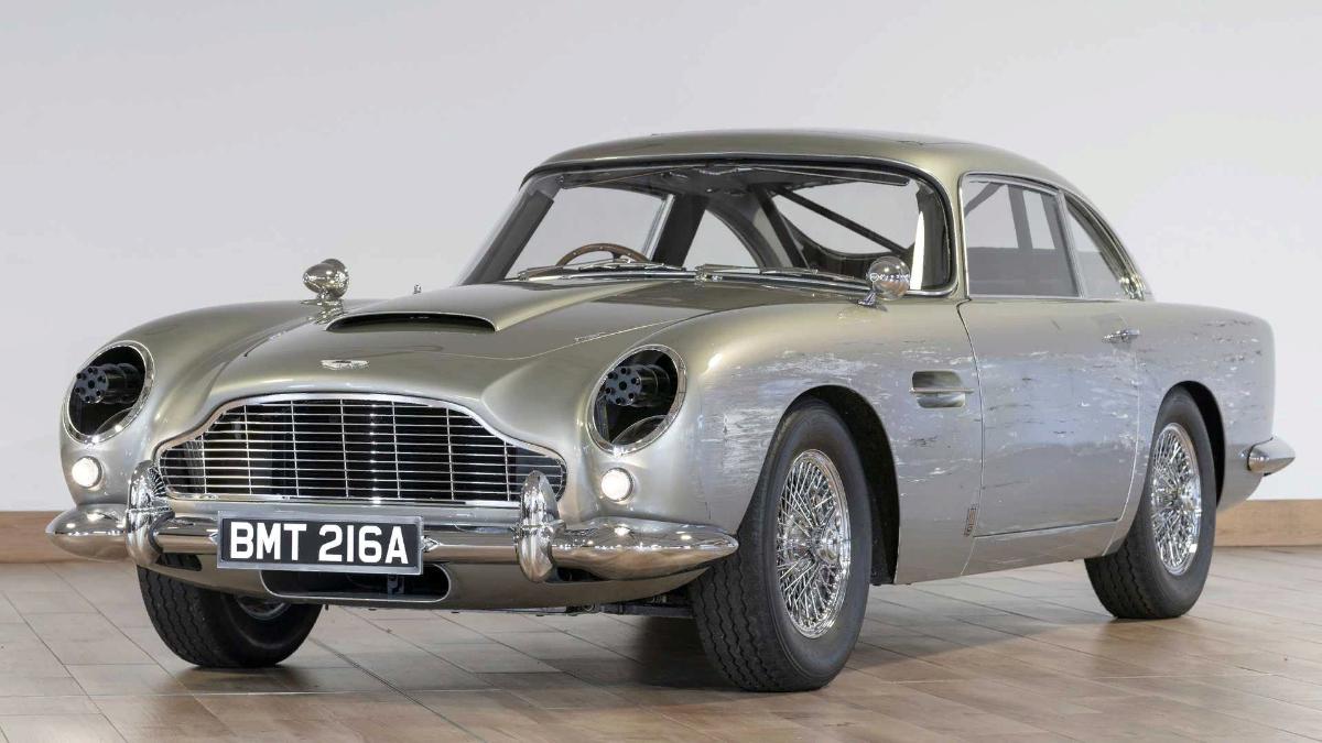 Versão dublê do Aston Martin DB5 de No Time to Die está em leilão