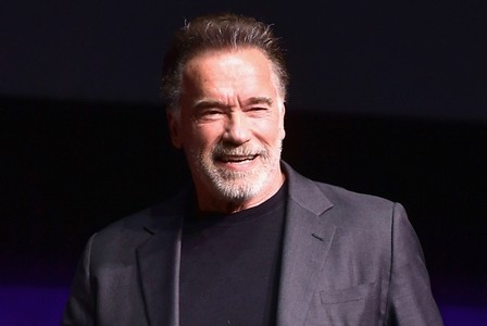 Arnold Schwarzenegger a fait don de 25 maisons à des anciens combattants sans-abri