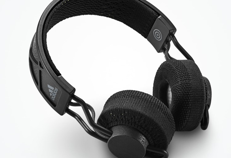 Adidas dévoile les écouteurs sans fil RPT-02 SOL qui peuvent durer presque indéfiniment