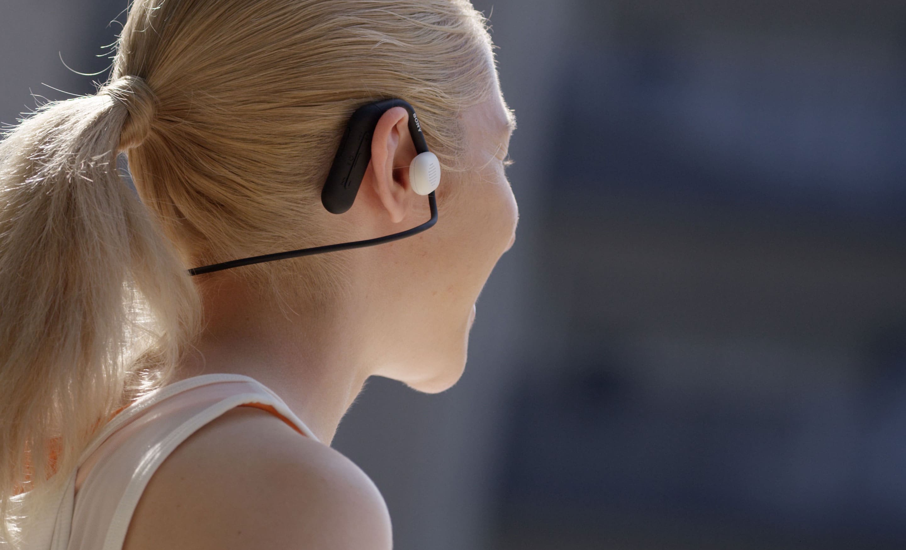 Sony ha rilasciato le cuffie sportive Float Run che non devono essere inserite nelle orecchie