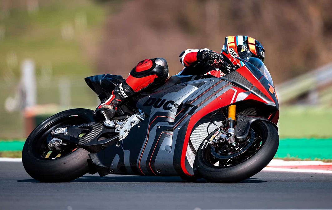 A Ducati apresentou oficialmente sua nova motocicleta MotoE V21L 2023