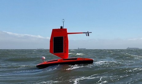 自律型帆船 Saildrone は海のハリケーンを探しに行く