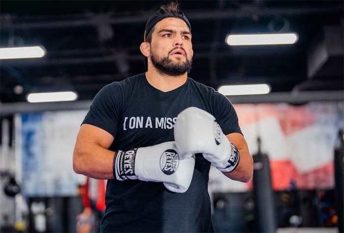 Kelvin Gastelum annonce l'annulation du combat de l'UFC 273