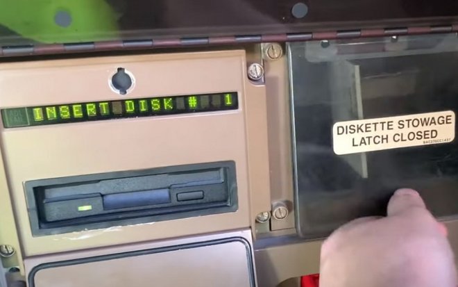 Fato surpreendente: a aviação moderna ainda depende de disquetes