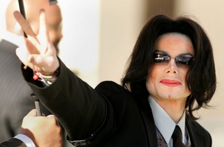 Michael Jackson acquitté d'agression sexuelle