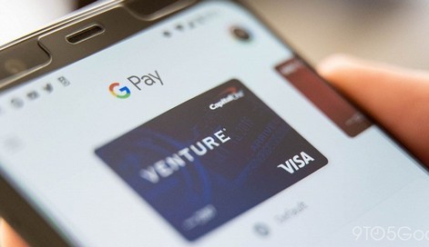 Un'innovazione di Google Pay molto conveniente. Il pulsante Paga mostra i dettagli della carta