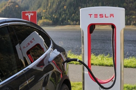 Amerikanisches Startup stellte eine Batterie her, mit der Tesla Model S 1210 km zurücklegen konnte – das Doppelte der Norm