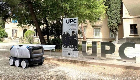Espanha desenvolveu um robô de correio que pode subir e descer escadas de 20 cm de altura