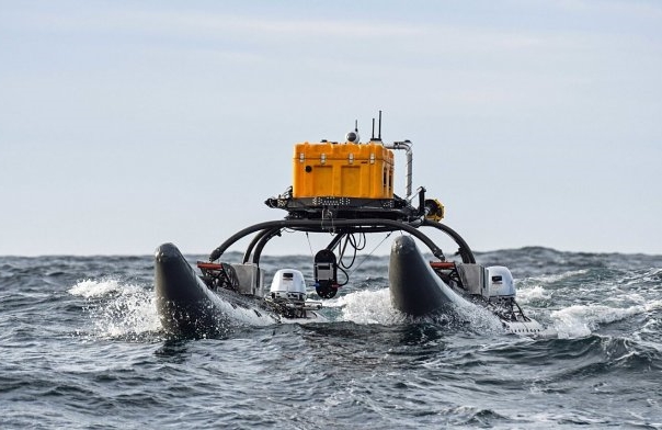 Le catamaran WAM-V part à la conquête de la mer (vidéo)