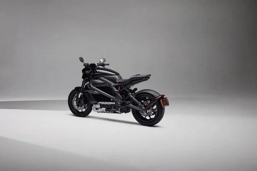 Harley-Davidson presenta la moto elettrica LiveWire One con un'autonomia fino a 230 km e un prezzo di $ 22.000.