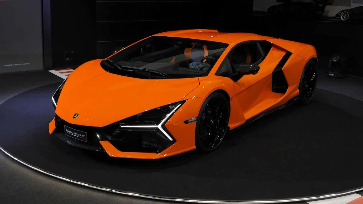 La photo montrait le nouveau crossover électrique Lamborghini Revuelto