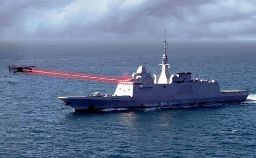 Marinha francesa queimou drones vivos com laser de combate