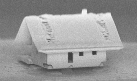 Cientistas construíram a menor casa do mundo com 15 micrômetros de altura