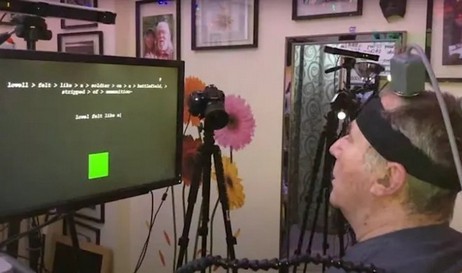 O implante cerebral permitiu que uma pessoa paralisada escrevesse usando o poder do pensamento