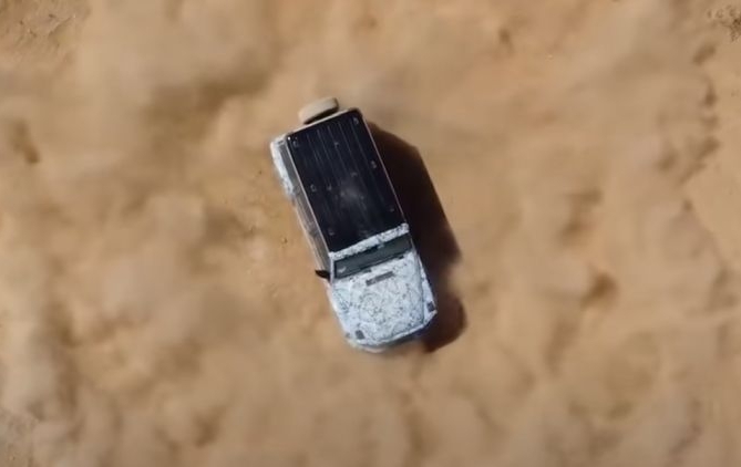 Mercedes-Benz Gelandewagen ha dimostrato la capacità di voltarsi sul posto