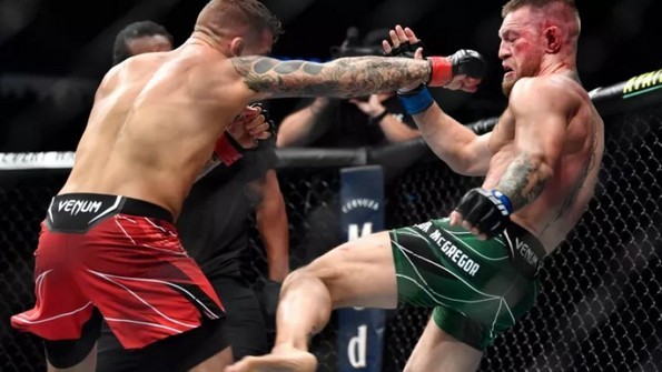 UFC 264에서 포이리에에게 패한 저스틴 게이치가 맥그리거를 말없이 조롱했다.