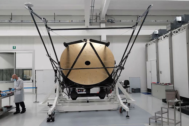 La NASA a créé le plus grand miroir du monde pour un télescope stratosphérique