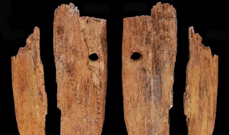 マンモスアイボリーペンダントは、ユーラシア大陸で最も古いジュエリーであることが判明しました