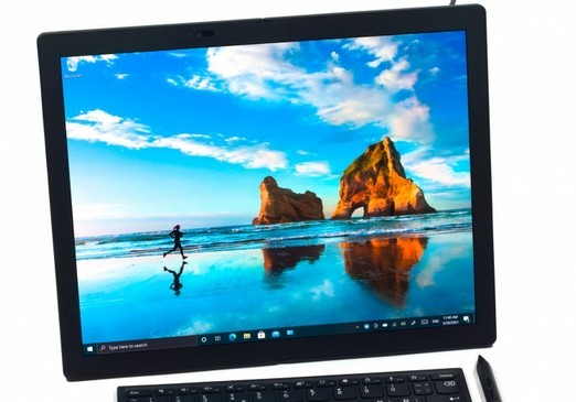 Appleは、フレキシブルスクリーンを備えた20インチの折りたたみ式iPad-Macbookハイブリッドを開発しています