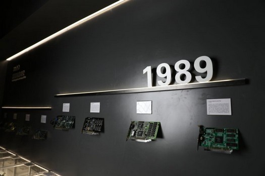 Colourful abriu um museu de GPU na China - a história dos aceleradores da década de 1980 até os dias atuais