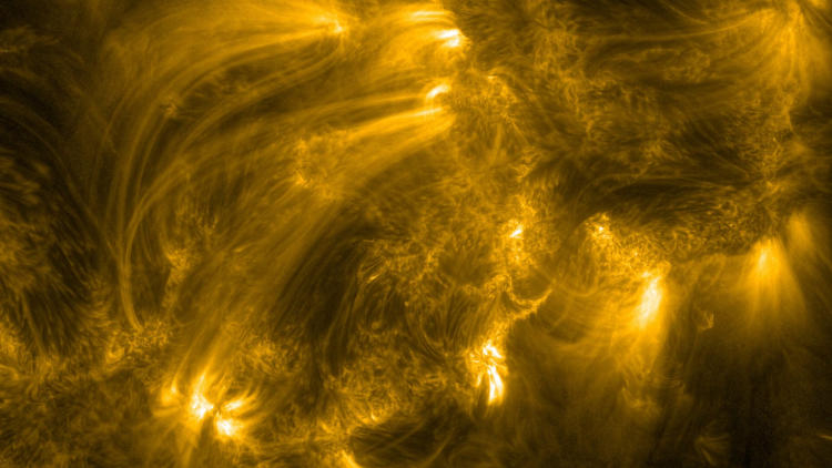 Solar Orbiter ha inviato un video unico della corona solare