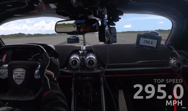 L'auto sportiva SSC Tuatara ha accelerato a 475 km / h