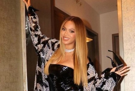 Sono passati di nuovo 20 anni: Beyoncé ha sorpreso con la sua trasformazione