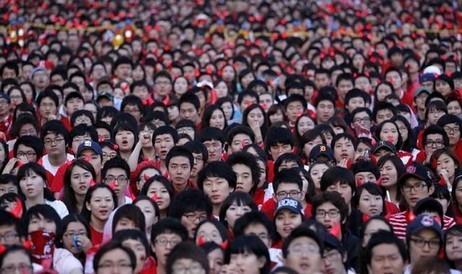 Secondo le previsioni degli scienziati cinesi, la popolazione del Paese si dimezzerà entro 30 anni.